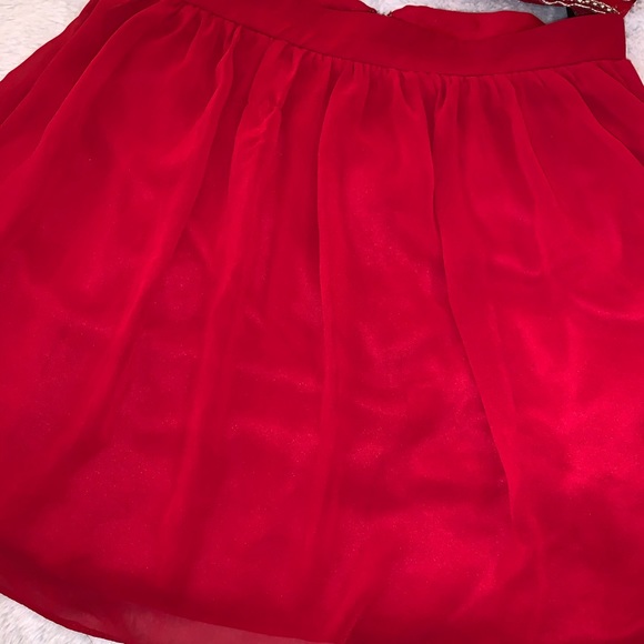 Short red two piece dress with beading - Picture 4 of 7